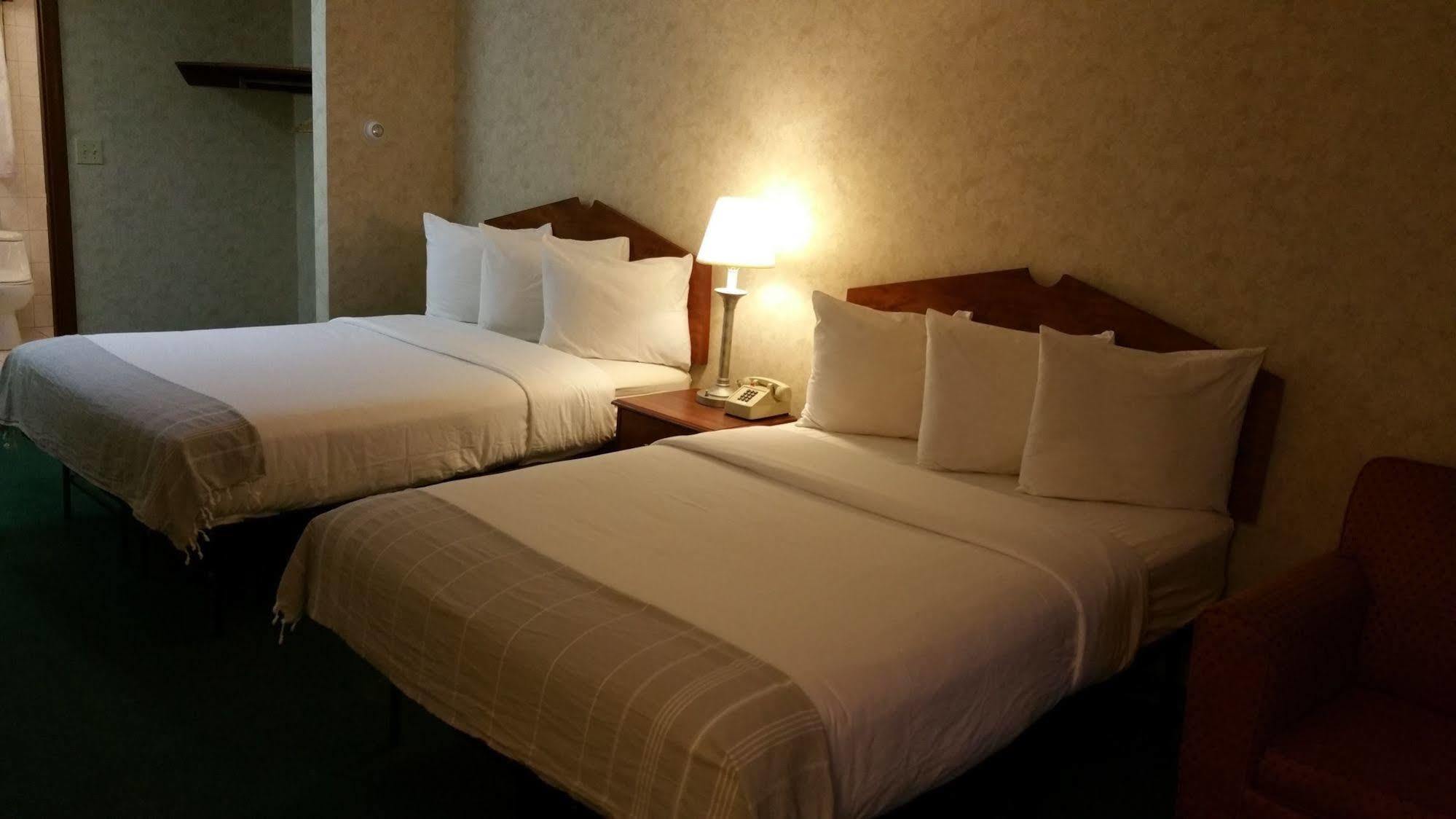 Dartmouth Motor Inn מראה חיצוני תמונה